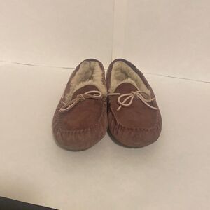 UGG Australia Dakota Moccasin Leather Lace & Bow‎ Slip On Slippers Port Purple 6